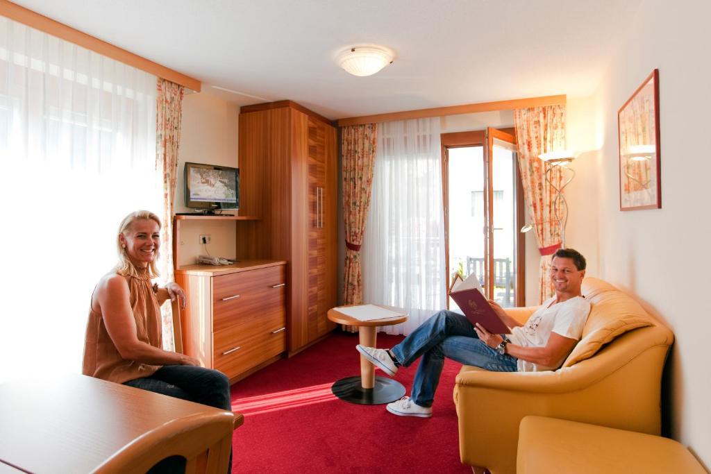 Hotel Tirolerhof Serfaus Oda fotoğraf